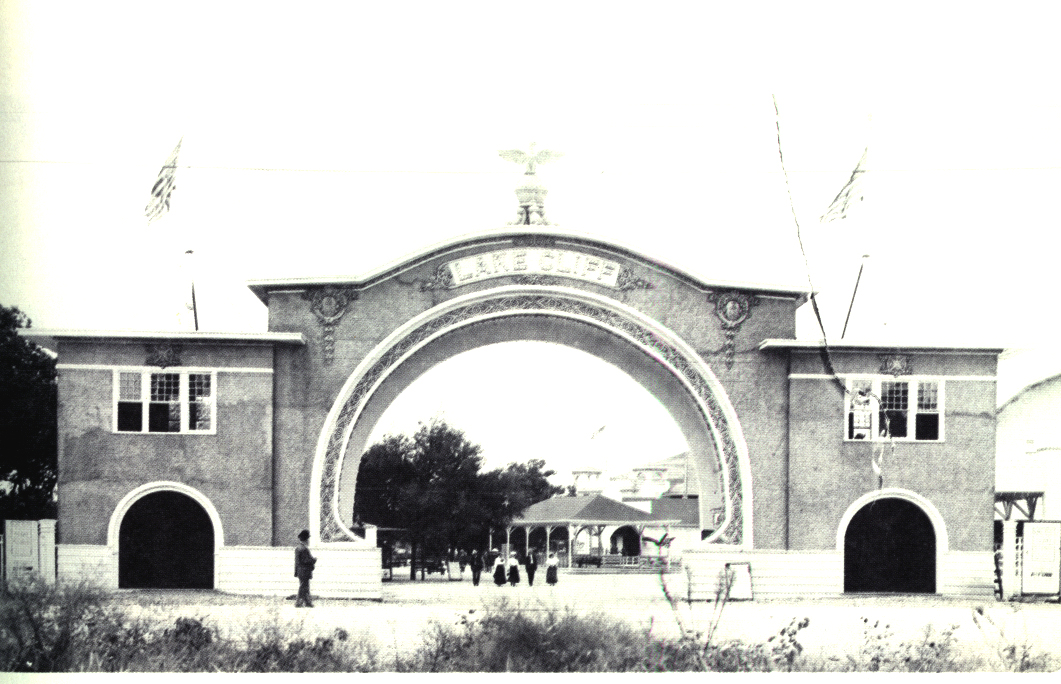 Lake Cliff entrance 1906